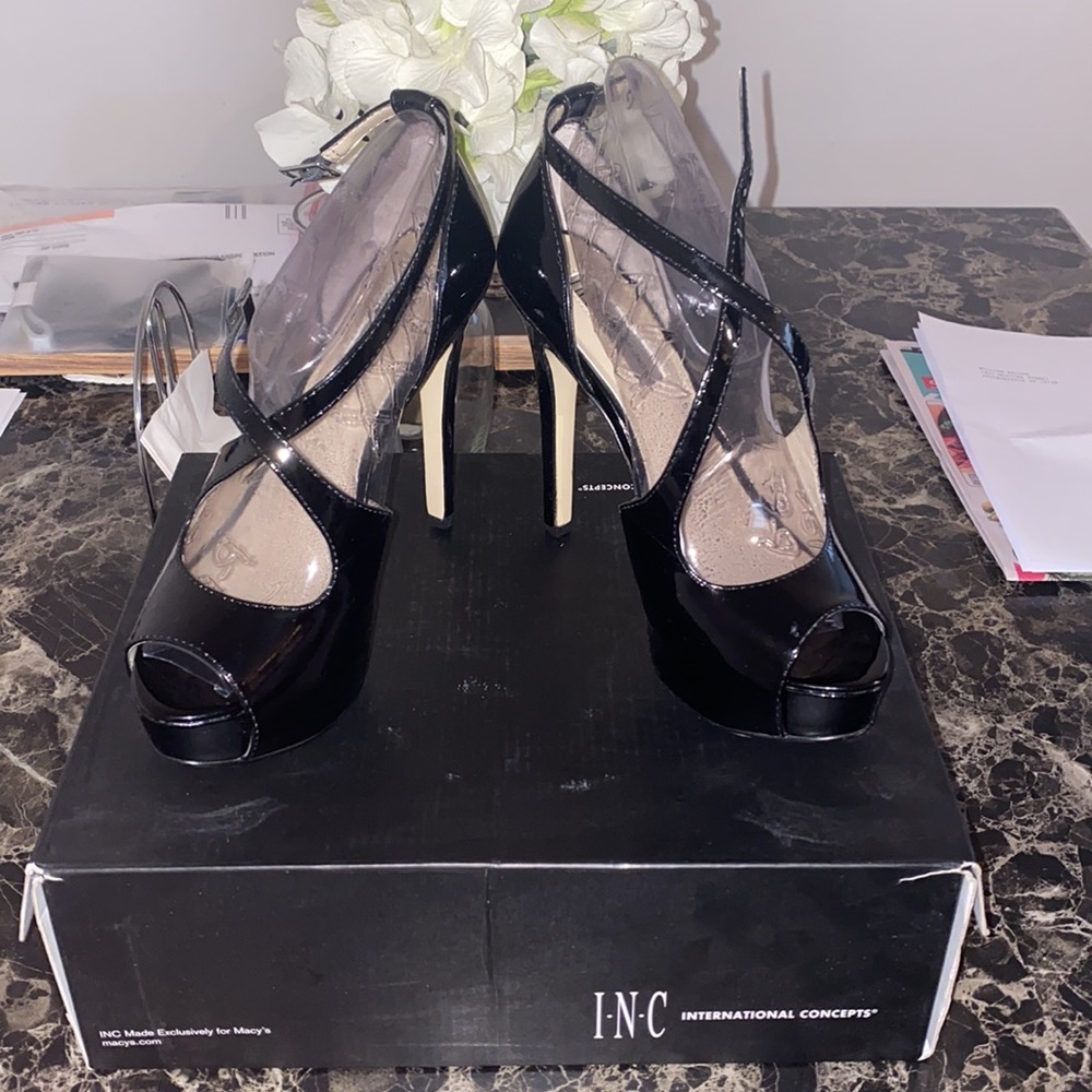 INC International Concepts Melvie Platform Sandals